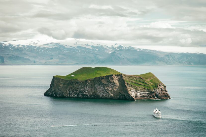 Greece: Hire the Best Island-Hopping and History Guides in Greece Online