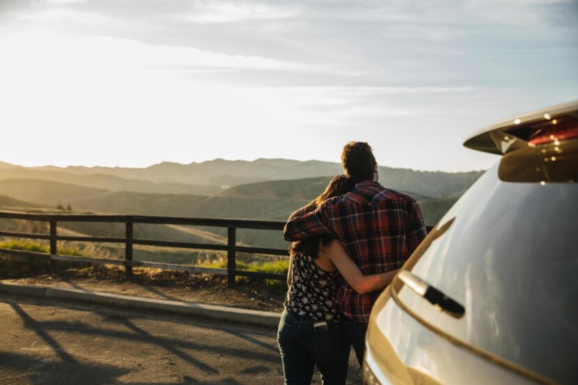 Can you extend a car rental? How it works and what it costs